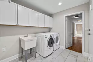 1 Yale Dr, Manhasset, NY 11030 - Photo 11