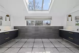 1 Yale Dr, Manhasset, NY 11030 - Photo 17