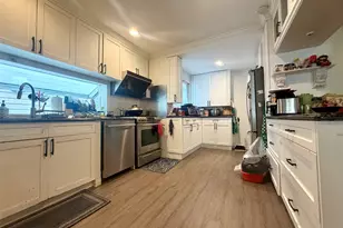 25717 Pembroke Ave, Great Neck, NY 11020 - Photo 7