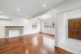 25717 Pembroke Ave, Great Neck, NY 11020 - Photo 9