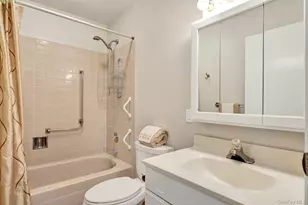 164 Falmouth Ct, Ridge, NY 11961 - Photo 15