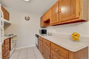 164 Falmouth Ct, Ridge, NY 11961 - Photo 9