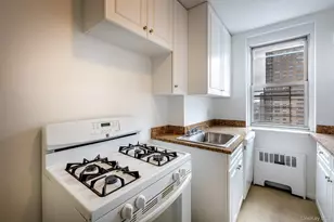 60 Knolls Crescent, Bronx, NY 10463 - Photo 7