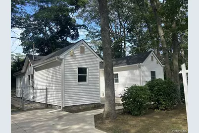 277 Prince Road, Rocky Point, NY 11778 - Photo 5