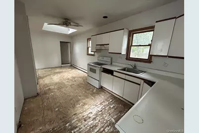 277 Prince Road, Rocky Point, NY 11778 - Photo 9