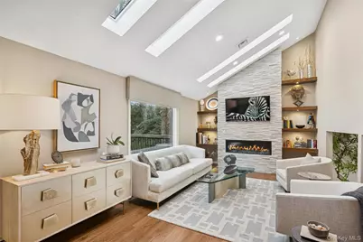 17 Dover Lane, Old Bethpage, NY 11804 - Photo 5