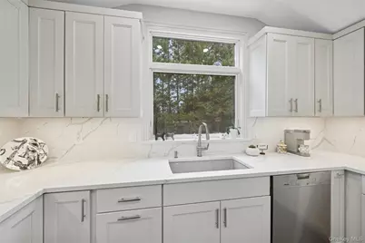 17 Dover Lane, Old Bethpage, NY 11804 - Photo 13