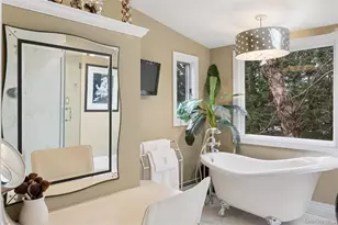 17 Dover Ln, Old Bethpage, NY 11804 - Photo 21