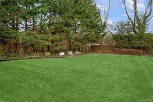 17 Dover Ln, Old Bethpage, NY 11804 - Photo 31