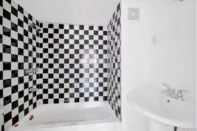 559 Cleveland Street, Brooklyn, NY 11208 - Photo 29