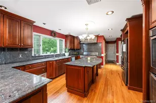 17 Stonegate Dr, Hyde Park, NY 12538 - Photo 9