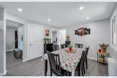 455 N Hamilton Avenue, Lindenhurst, NY 11757 - Photo 15