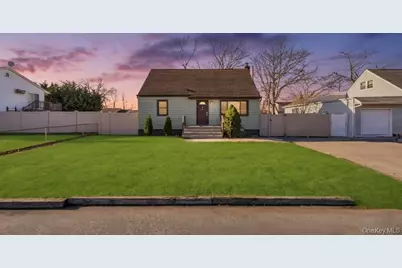 455 N Hamilton Avenue, Lindenhurst, NY 11757 - Photo 1
