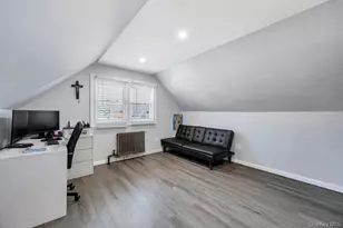 455 N Hamilton Ave, Lindenhurst, NY 11757 - Photo 21