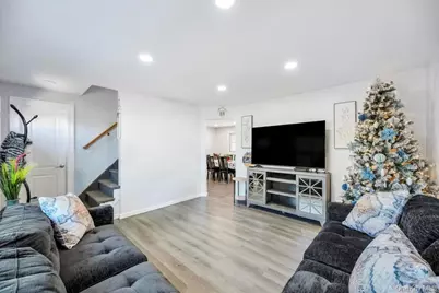 455 N Hamilton Avenue, Lindenhurst, NY 11757 - Photo 7