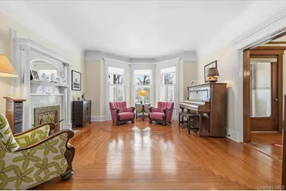 102 Sea Cliff Avenue, Sea Cliff, NY 11579 - Photo 11