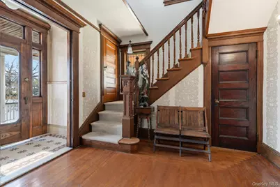 102 Sea Cliff Avenue, Sea Cliff, NY 11579 - Photo 3