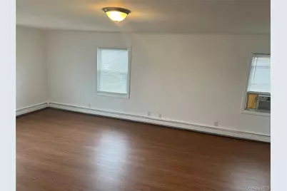 8 Gables Road, Hicksville, NY 11801 - Photo 7