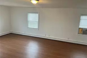 8 Gables Rd, Hicksville, NY 11801 - Photo 7