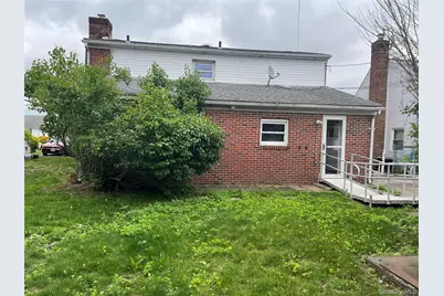 8 Gables Road, Hicksville, NY 11801 - Photo 9