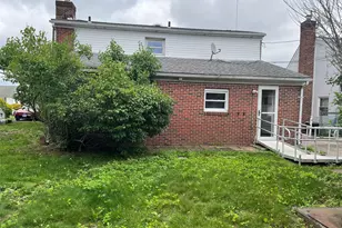 8 Gables Rd, Hicksville, NY 11801 - Photo 9