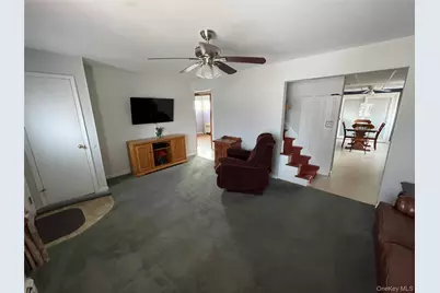 413 37th Street, Lindenhurst, NY 11757 - Photo 5