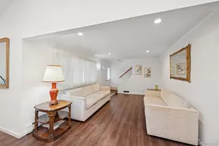 14 March Ln, Westbury, NY 11590 - Photo 9