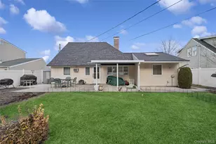 14 March Ln, Westbury, NY 11590 - Photo 27