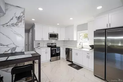 17 Windmill Lane, Levittown, NY 11756 - Photo 7