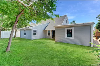 17 Windmill Lane, Levittown, NY 11756 - Photo 15