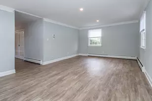 7 Kissam Ln, Glen Head, NY 11545 - Photo 5