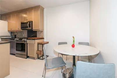 90 Schenck Avenue #3P, Great Neck, NY 11021 - Photo 11