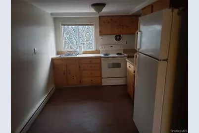 8 Beech Place, Lake Peekskill, NY 10537 - Photo 3