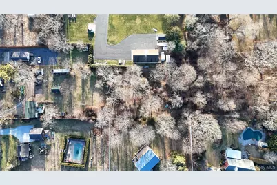 449 Montauk Highway, East Moriches, NY 11940 - Photo 33