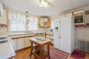 449 Montauk Hwy, East Moriches, NY 11940 - Photo 27