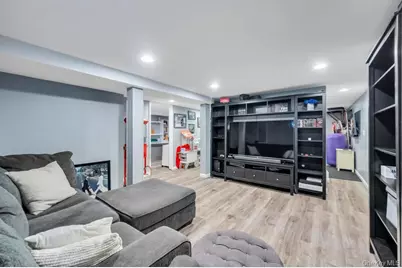 14 W Chestnut Street, Farmingdale, NY 11735 - Photo 27