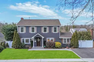 14 W Chestnut St, Farmingdale, NY 11735 - Photo 3