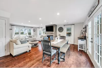 14 W Chestnut Street, Farmingdale, NY 11735 - Photo 9