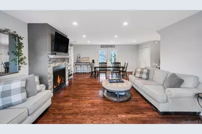 14 W Chestnut Street, Farmingdale, NY 11735 - Photo 5