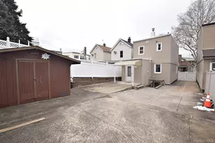 72-16 66th Dr, Middle Village, NY 11379 - Photo 25