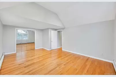 2585 Oceanside Road, Oceanside, NY 11572 - Photo 13