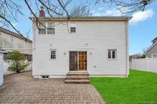 2585 Oceanside Rd, Oceanside, NY 11572 - Photo 23