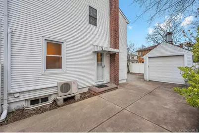 2585 Oceanside Road, Oceanside, NY 11572 - Photo 17