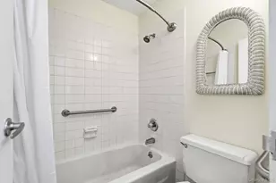 400 High Point Dr, Hartsdale, NY 10530 - Photo 13