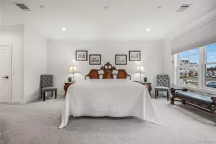 21105 Aspenwood Dr, Plainview, NY 11803 - Photo 17