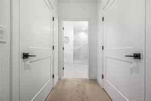 21105 Aspenwood Dr, Plainview, NY 11803 - Photo 19