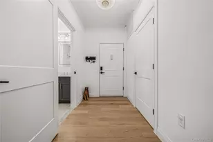 21105 Aspenwood Dr, Plainview, NY 11803 - Photo 5