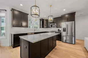 21105 Aspenwood Dr, Plainview, NY 11803 - Photo 11