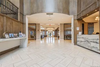 21105 Aspenwood Drive, Plainview, NY 11803 - Photo 27