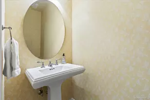 1 Christie Pl, Scarsdale, NY 10583 - Photo 21